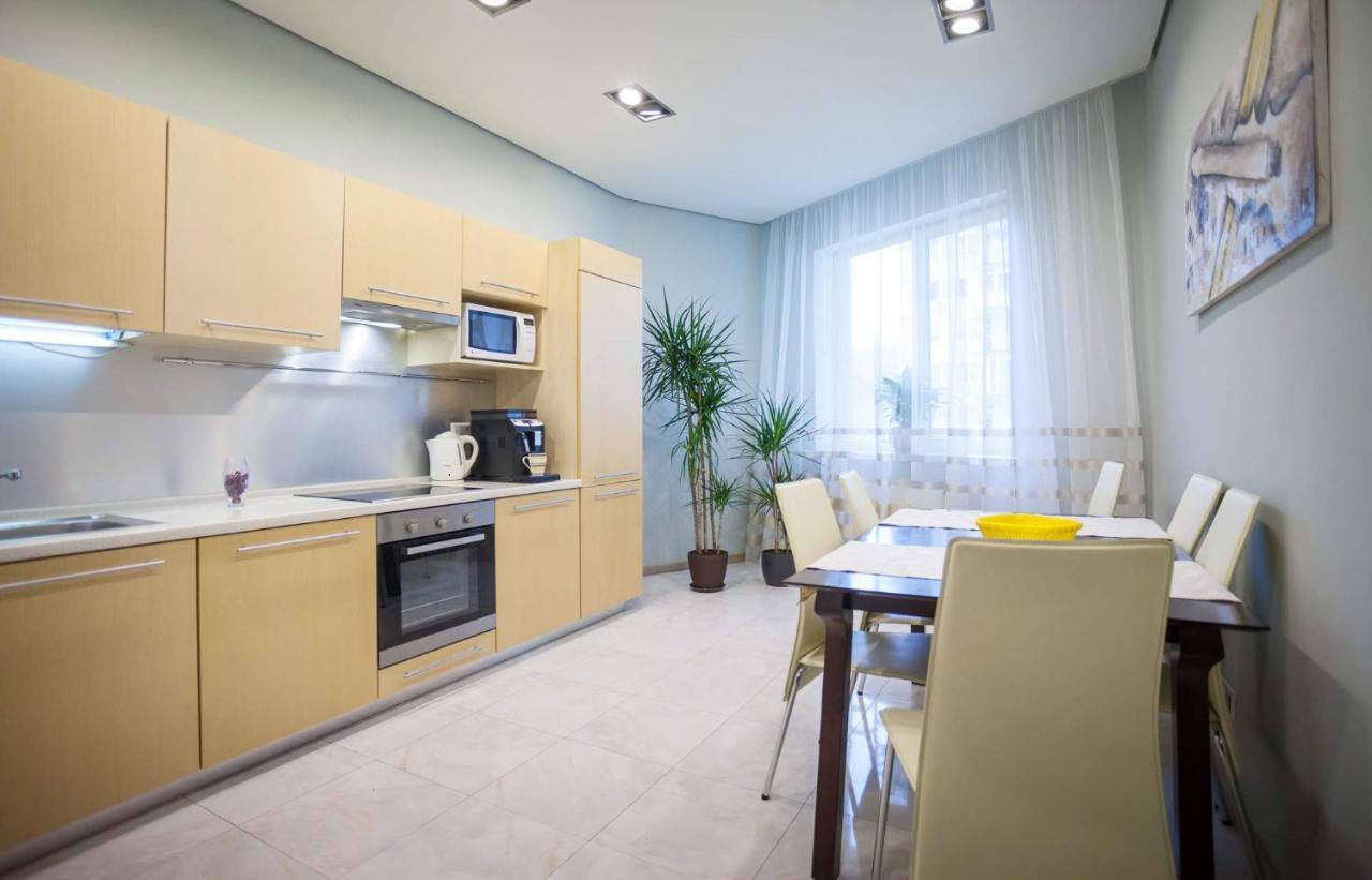 Navit Apartments With Breakfast, Near The Railway Station, The City Center And The Park キエフ エクステリア 写真