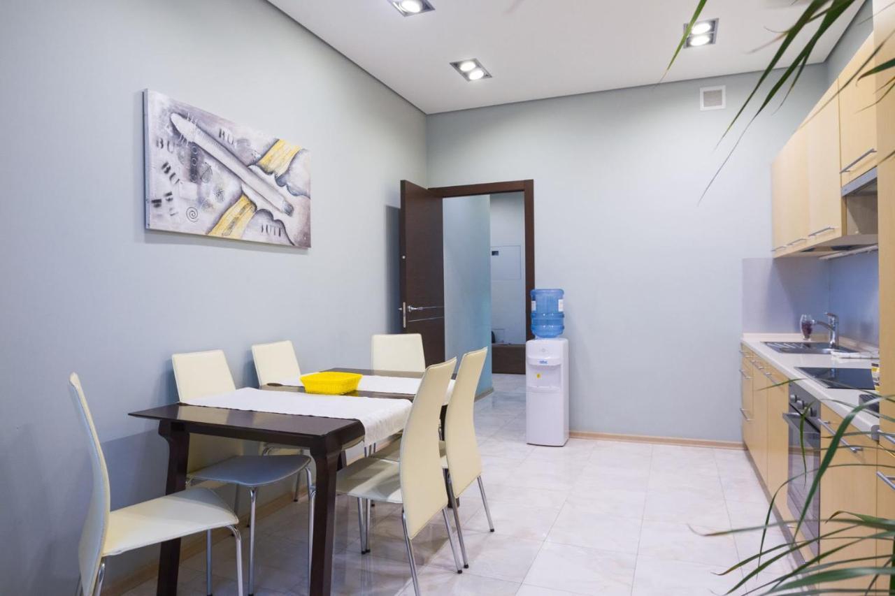 Navit Apartments With Breakfast, Near The Railway Station, The City Center And The Park キエフ エクステリア 写真